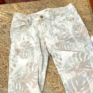 Cabi , warm weather , palm frond print crops pants .